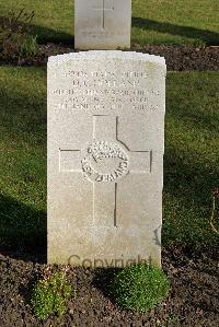 Harrogate (Stonefall) Cemetery - Holland, Desmond Charles